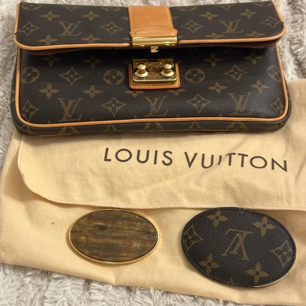 Louis Vuitton Brown and Tan Monogram Clutch - Picture 12 of 13